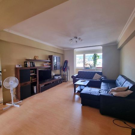 Big 4 Room Huge Apartment 브라티슬라바 외부 사진