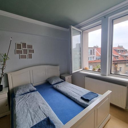 Big 4 Room Huge Apartment 브라티슬라바 외부 사진