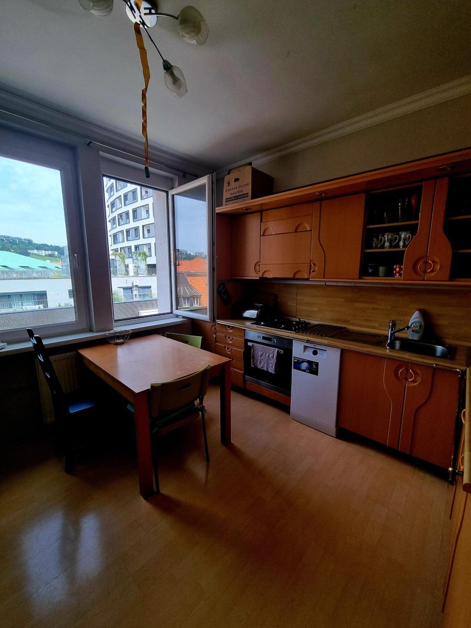 Big 4 Room Huge Apartment 브라티슬라바 외부 사진