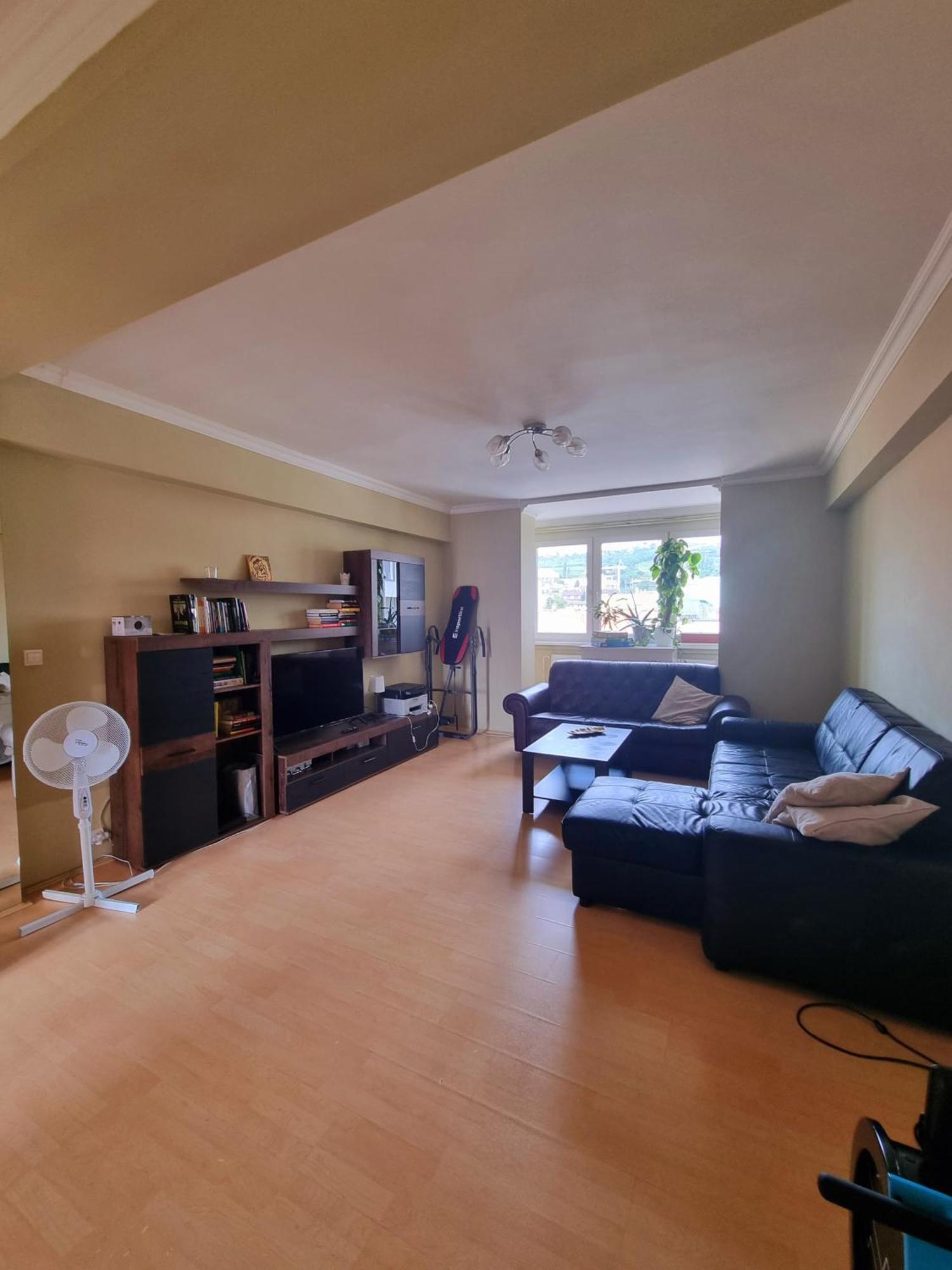 Big 4 Room Huge Apartment 브라티슬라바 외부 사진