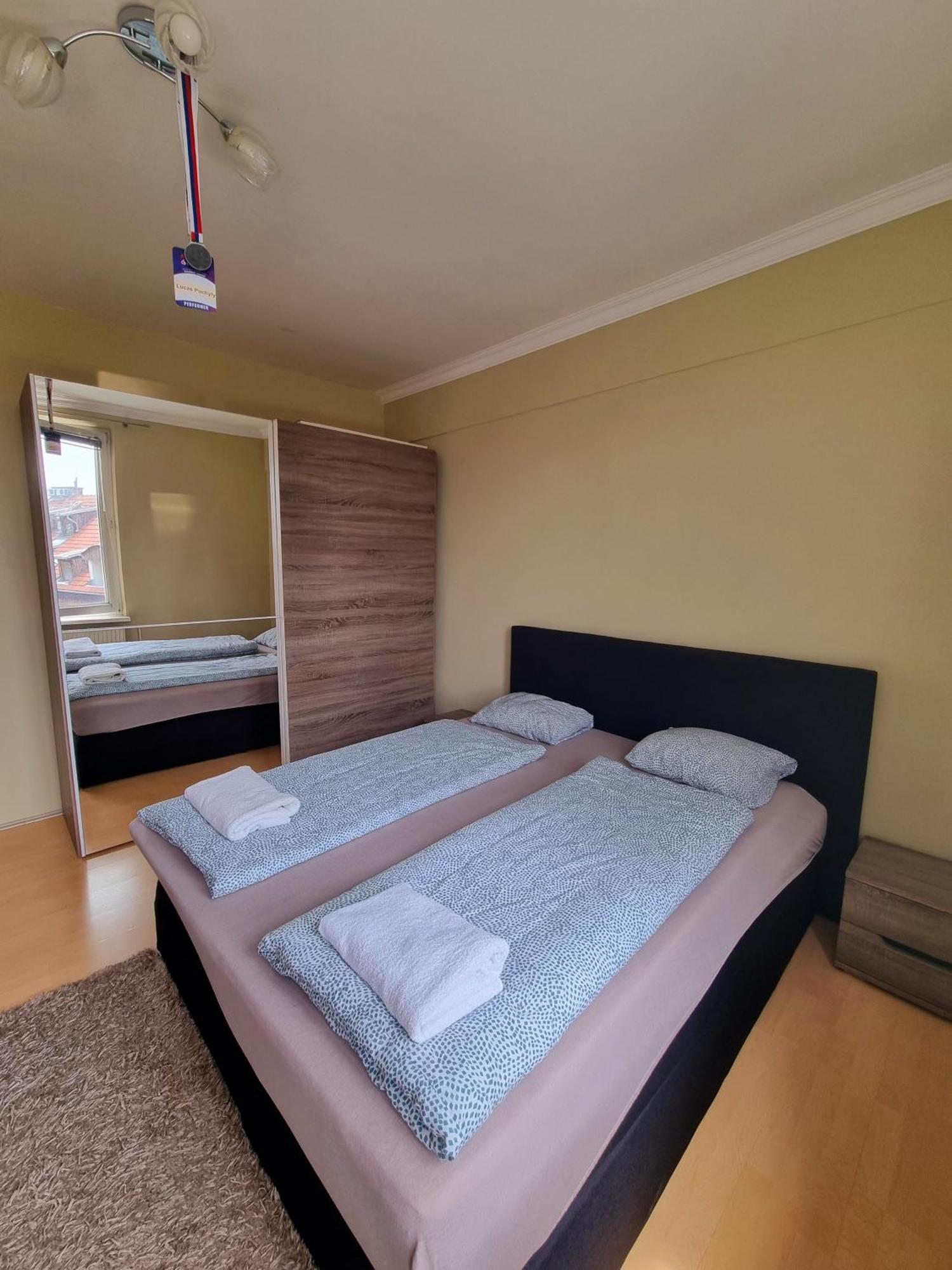 Big 4 Room Huge Apartment 브라티슬라바 외부 사진